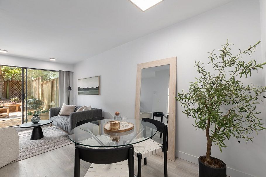 207 2410 Cornwall Avenue Vancouver, BC - 5