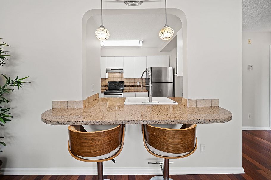 201 4990 Mcgeer Street Vancouver, BC - 14