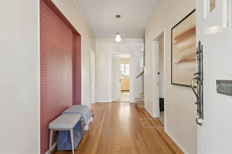 443 E 7th Street North Vancouver, BC - 3