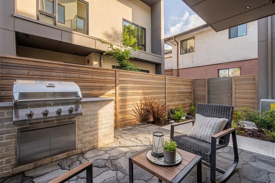 2 364 E 23rd Avenue Vancouver, BC - 6