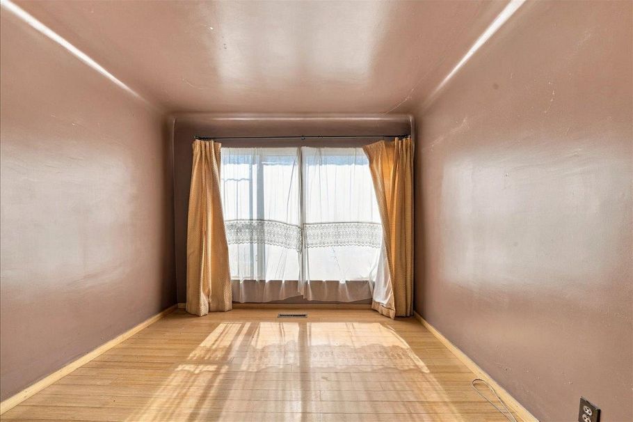 2219 E 25th Avenue Vancouver, BC - 26