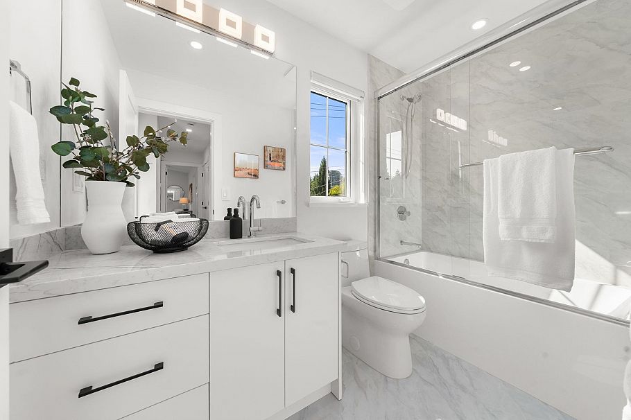 1350 Ross Road North Vancouver, BC - 29
