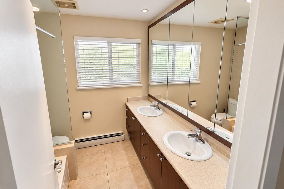 1215 E 48th Avenue Vancouver, BC - 37
