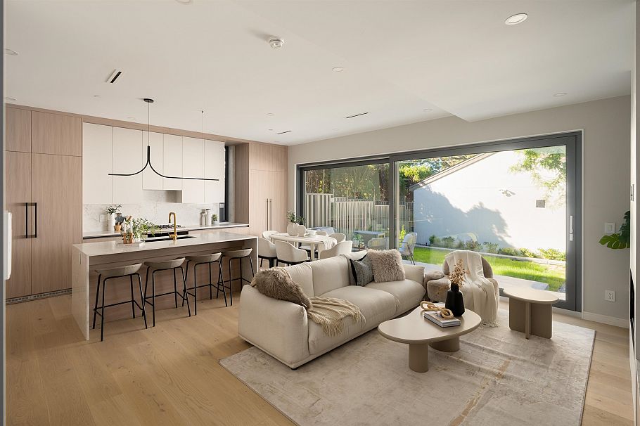 2 2941 W 29th Avenue Vancouver, BC - 1