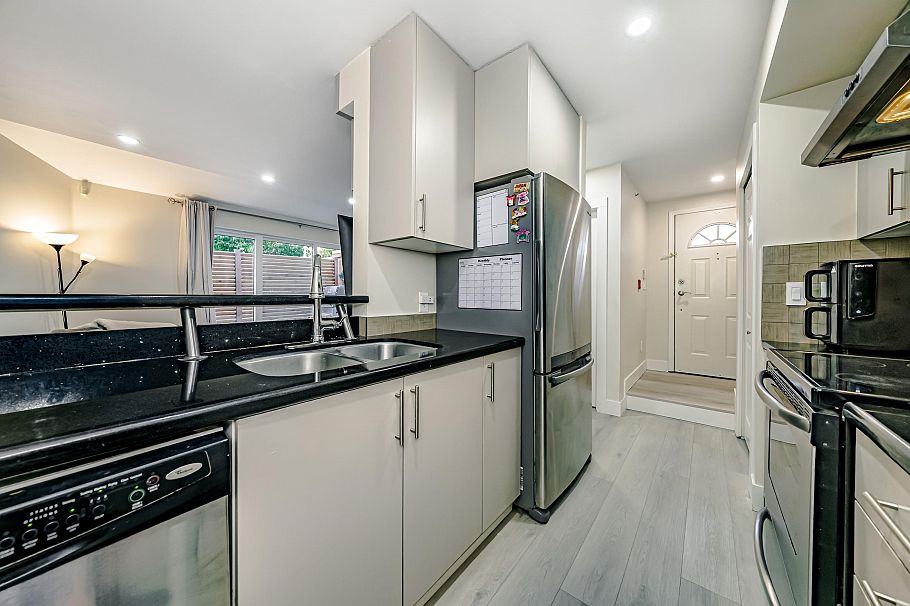 1 1328 W 73rd Avenue Vancouver, BC - 9