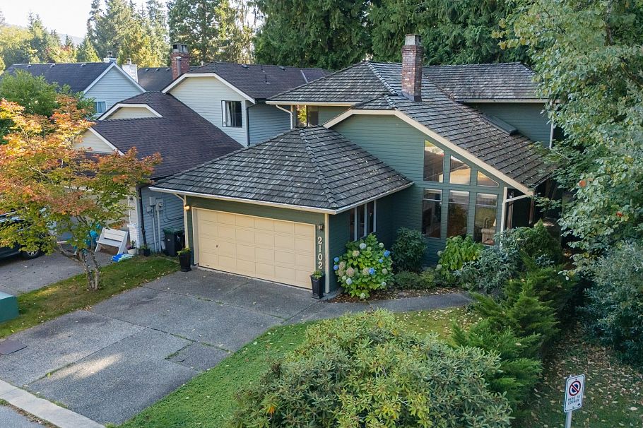 2102 Kirkstone Place North Vancouver, BC - 39