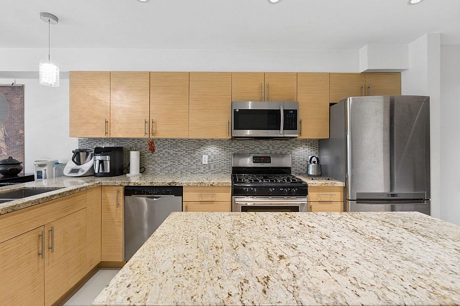 204 2832 Capilano Road North Vancouver, BC - 12