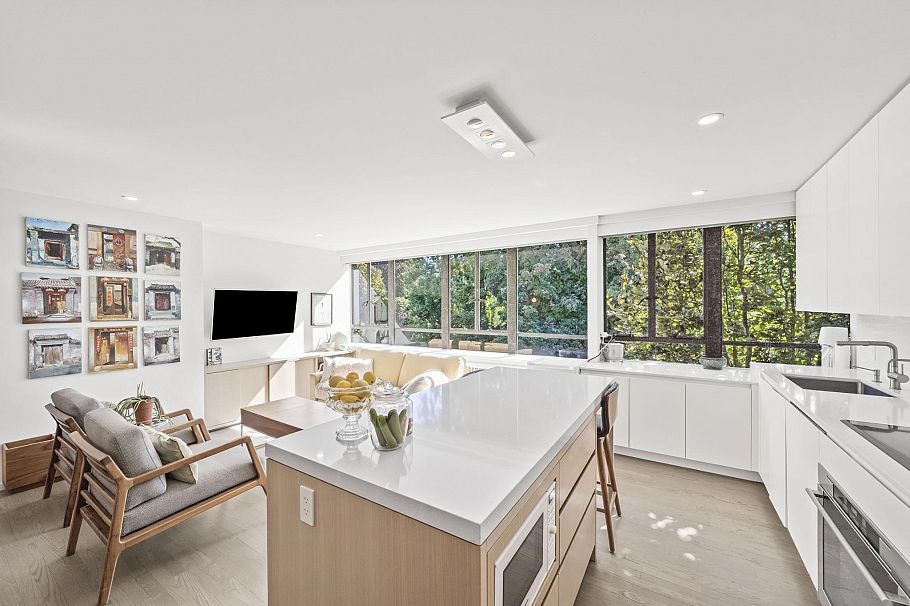 817 1445 Marpole Avenue Vancouver, BC - 11