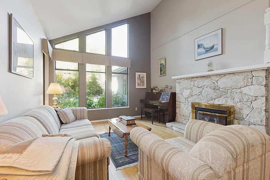 2102 Kirkstone Place North Vancouver, BC - 4