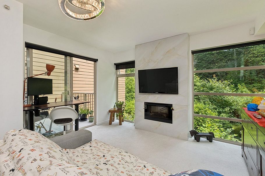 204 2832 Capilano Road North Vancouver, BC - 17