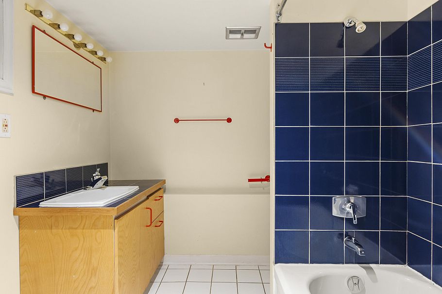 3989 W 19th Avenue Vancouver, BC - 24