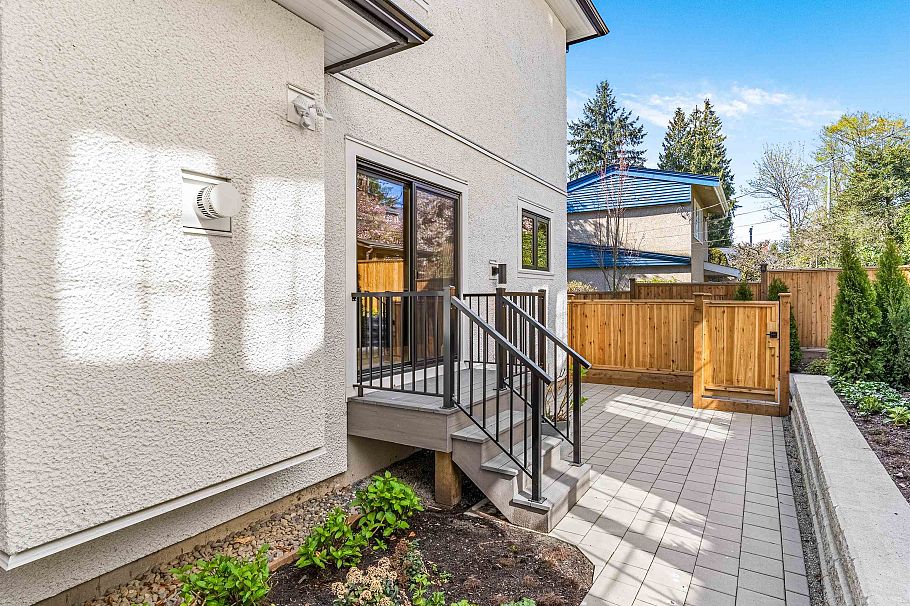 2 4088 Maple Crescent Vancouver, BC - 38