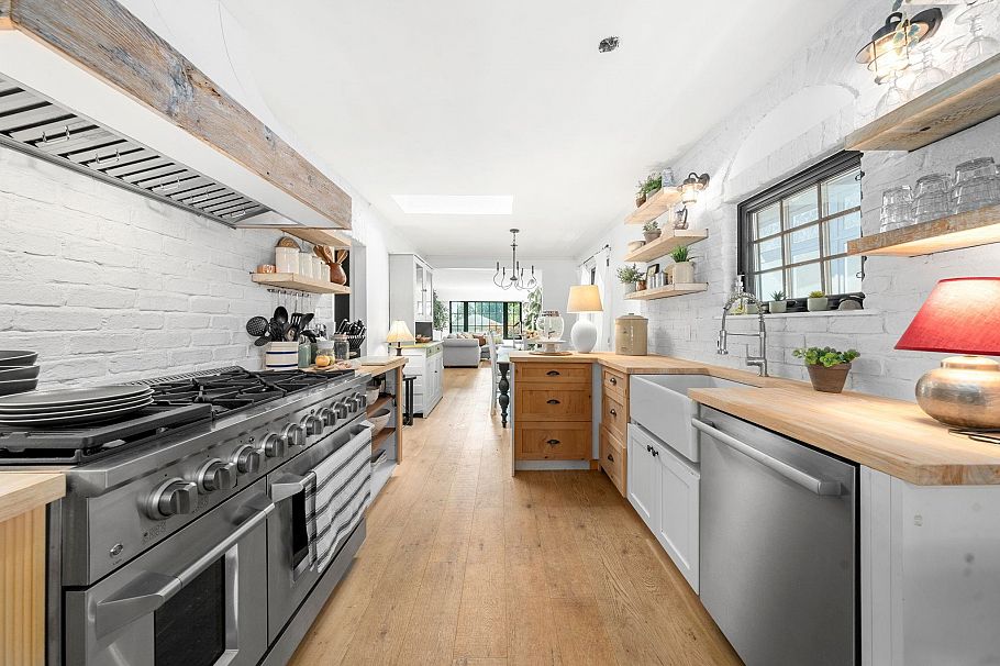 626 E 13th Street North Vancouver, BC - 9