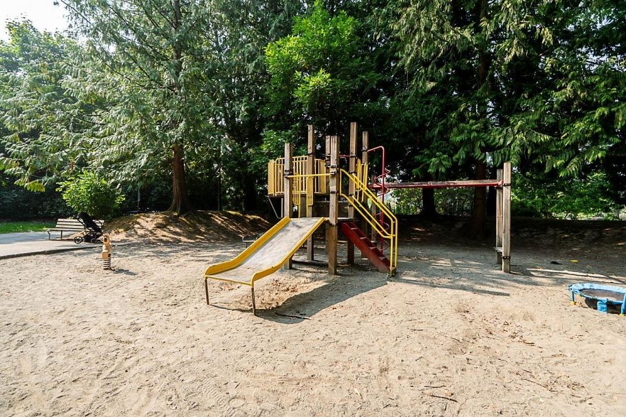 312 2101 Mcmullen Avenue Vancouver, BC - 21