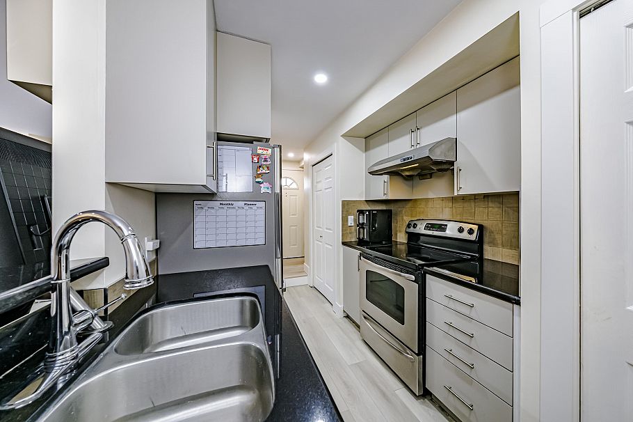 1 1328 W 73rd Avenue Vancouver, BC - 10
