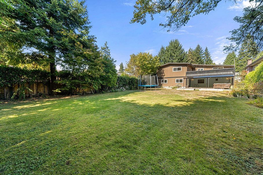 2763 Violet Street North Vancouver, BC - 4