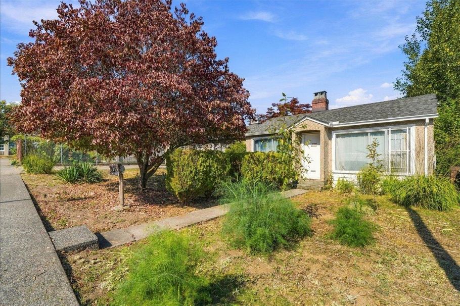 2219 E 25th Avenue Vancouver, BC - 15