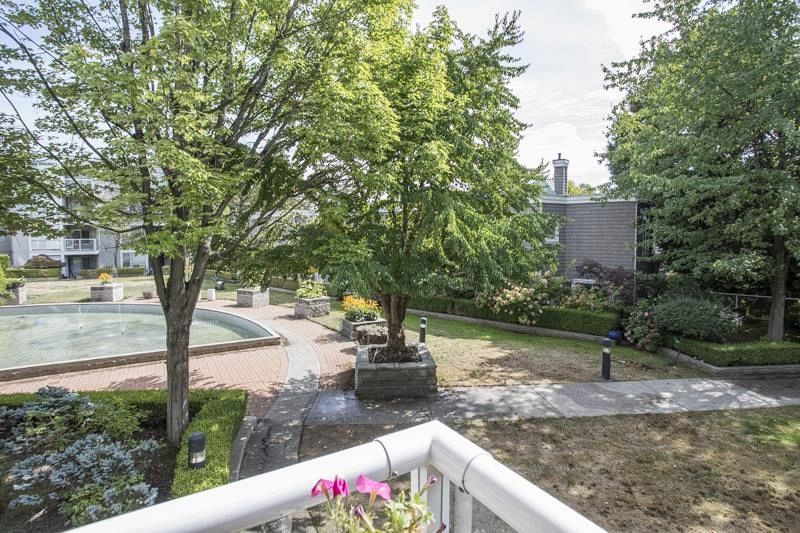 211 8460 Jellicoe Street Vancouver, BC - 28