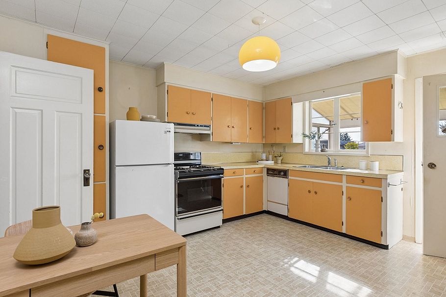 443 E 7th Street North Vancouver, BC - 9
