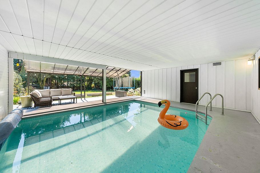 2763 Violet Street North Vancouver, BC - 34