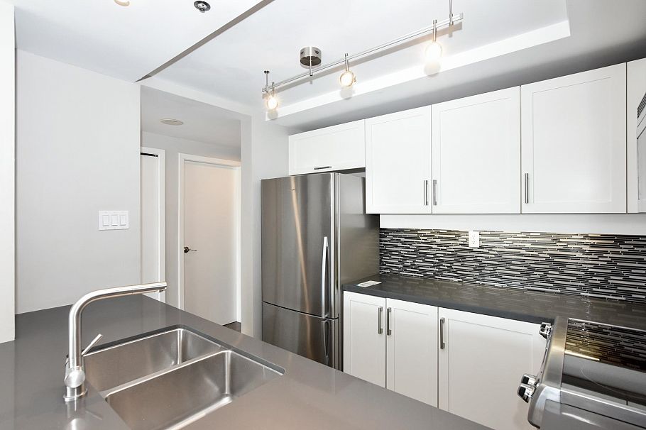 503 1008 Beach Avenue Vancouver, BC - 3