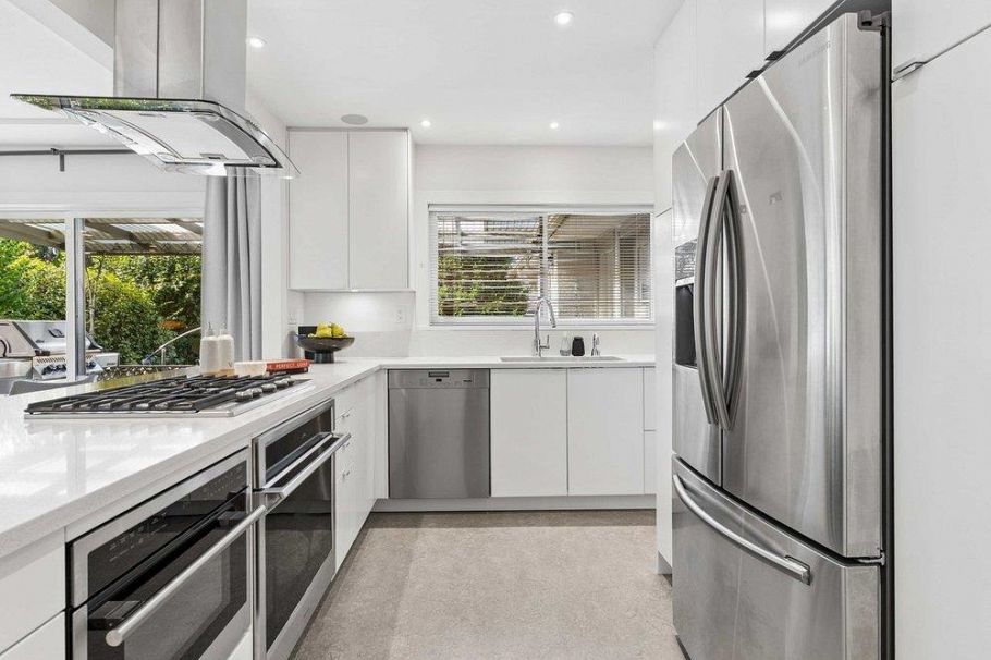 7161 West Boulevard Vancouver, BC - 8