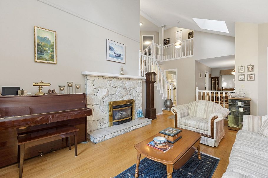 2102 Kirkstone Place North Vancouver, BC - 5
