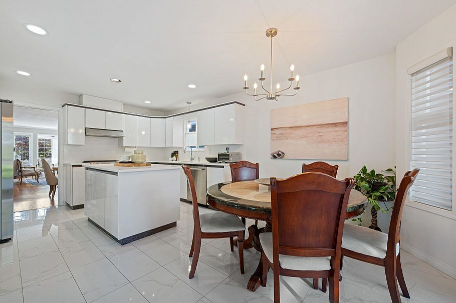 1154 Harold Road North Vancouver, BC - 12