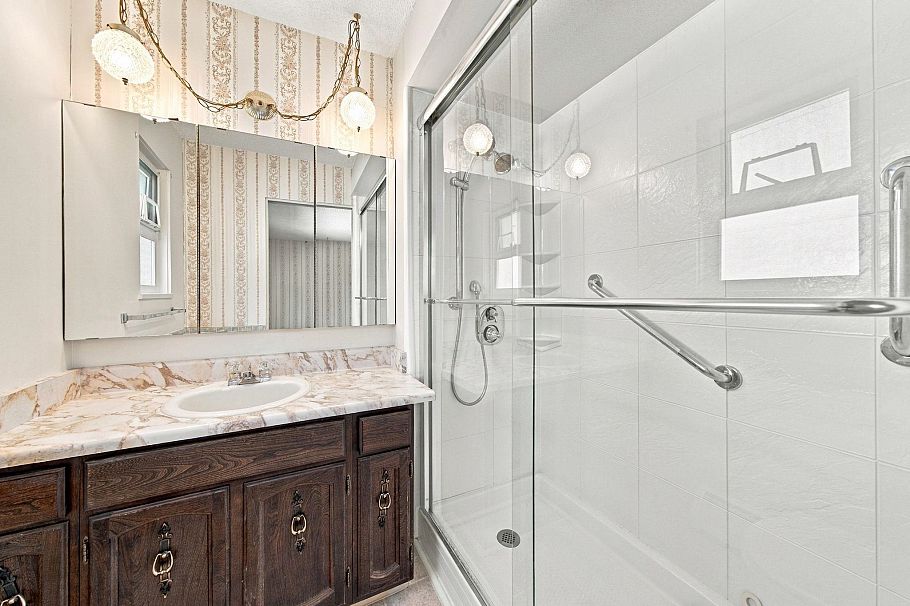 4148 Fairway Place North Vancouver, BC - 19