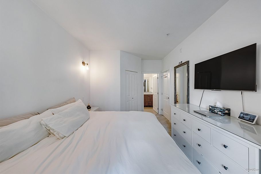 319 119 W 22nd Street North Vancouver, BC - 17