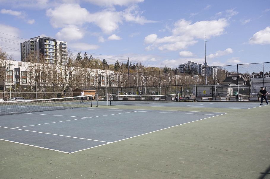 211 8460 Jellicoe Street Vancouver, BC - 33