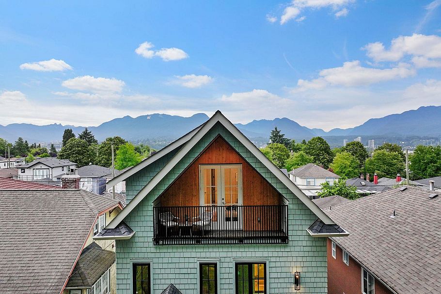 1 2735 Eton Street Vancouver, BC - 37