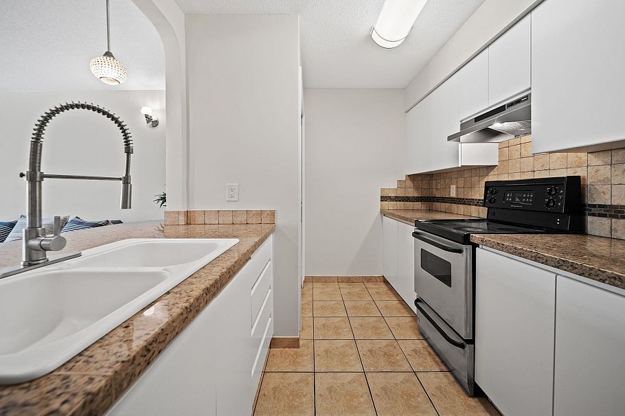 201 4990 Mcgeer Street Vancouver, BC - 11