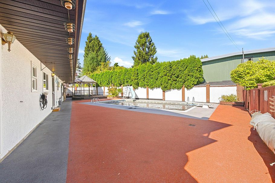 4148 Fairway Place North Vancouver, BC - 33