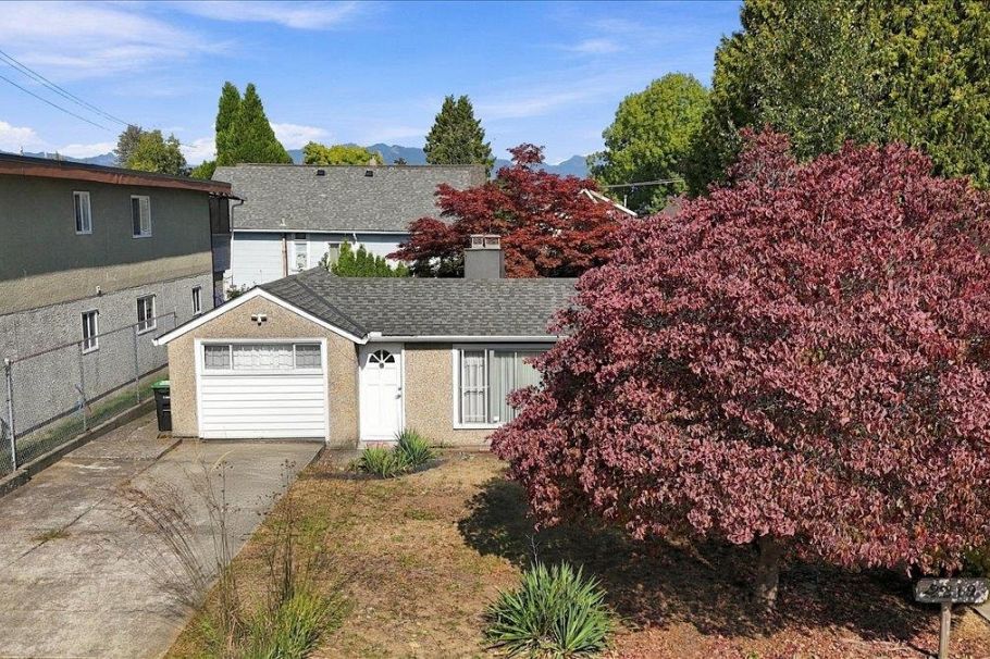 2219 E 25th Avenue Vancouver, BC - 12