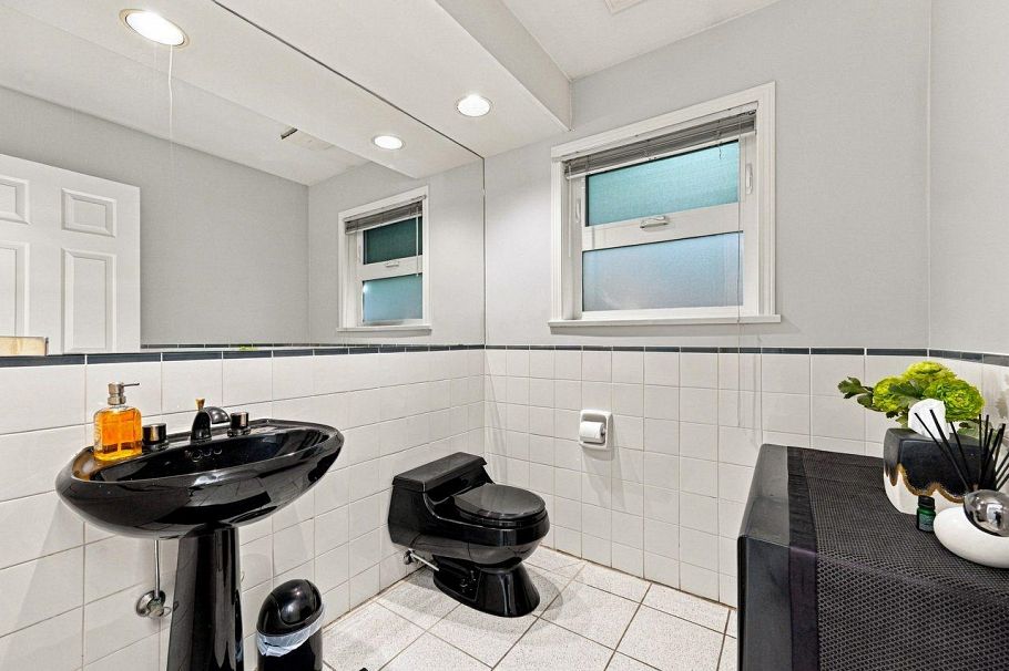 1039 W 29th Avenue Vancouver, BC - 17