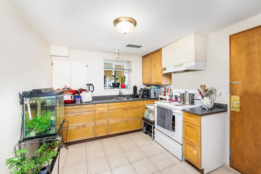 4766 Gothard Street Vancouver, BC - 12