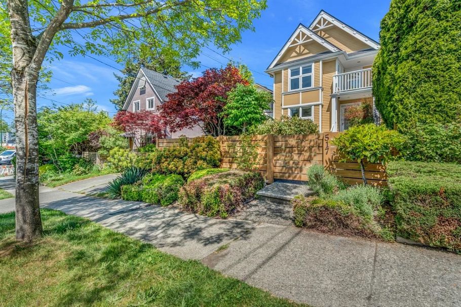 517 Atlantic Street Vancouver, BC - 2
