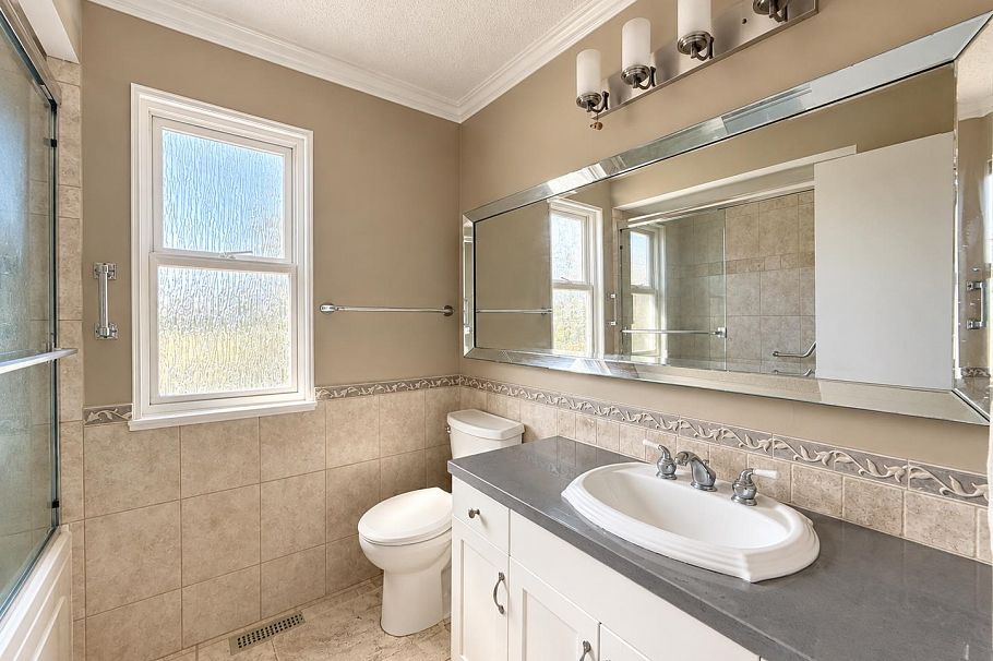 2718 Byron Place North Vancouver, BC - 18