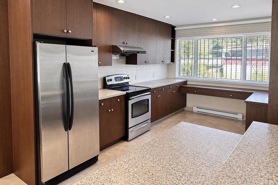 1215 E 48th Avenue Vancouver, BC - 27