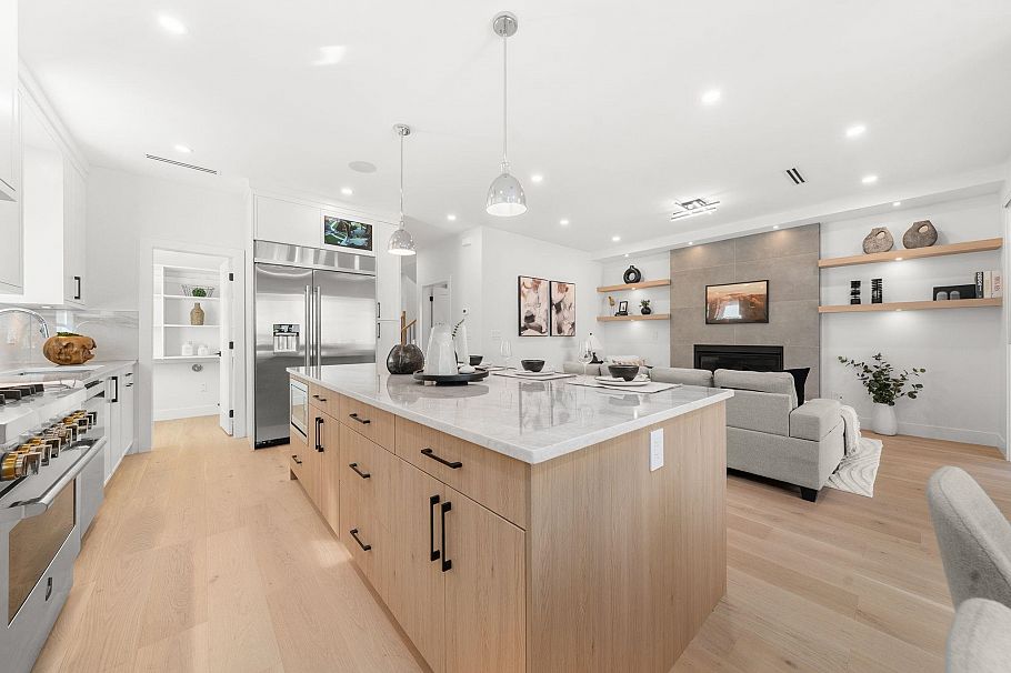 1350 Ross Road North Vancouver, BC - 15
