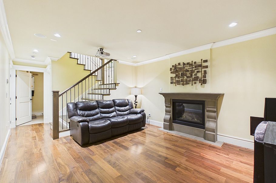 3575 W 38th Avenue Vancouver, BC - 33