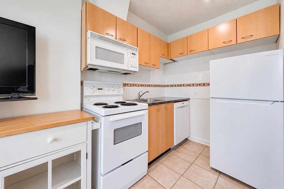 403 1367 Alberni Street Vancouver, BC - 12