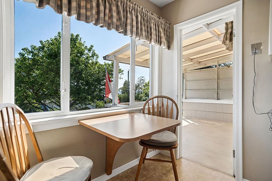 657 E Keith Road North Vancouver, BC - 10