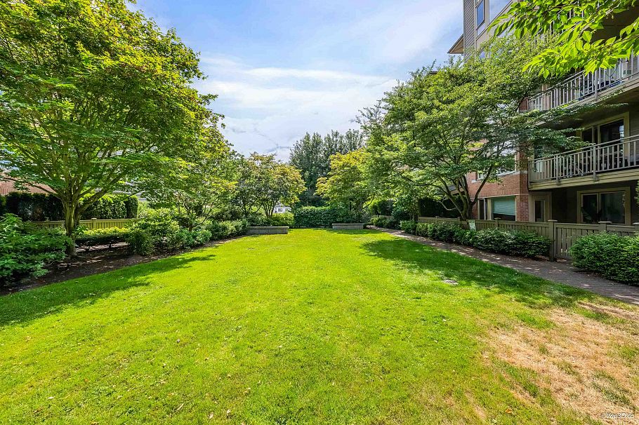 319 119 W 22nd Street North Vancouver, BC - 27
