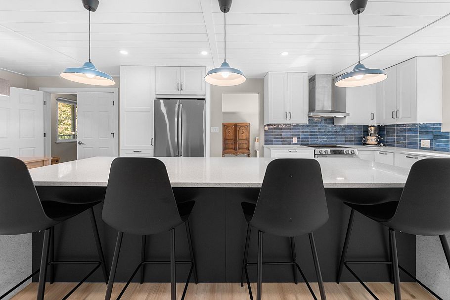 2763 Violet Street North Vancouver, BC - 9