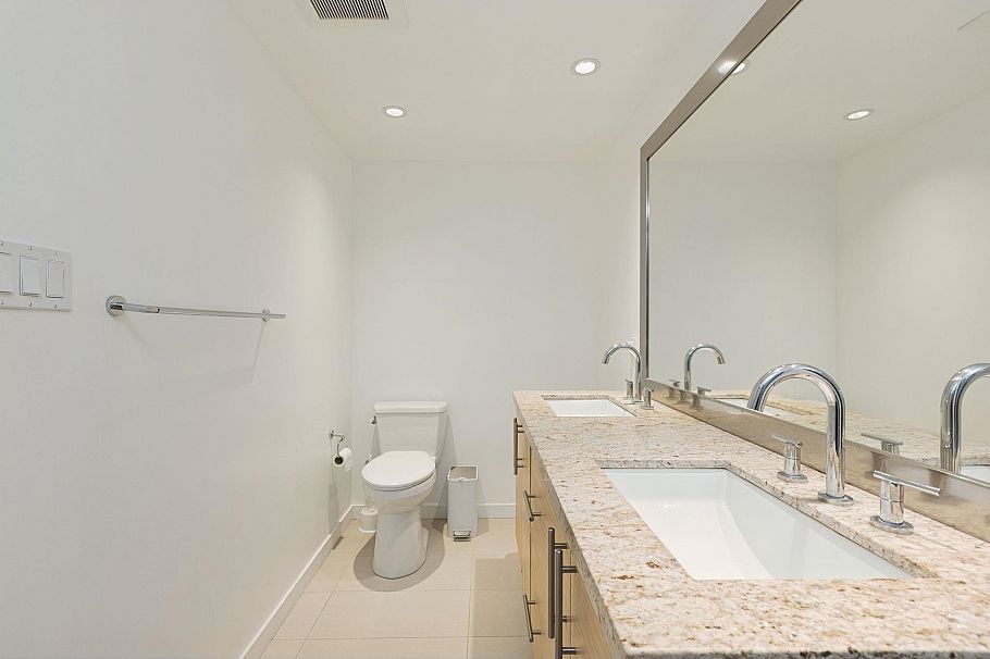 204 2832 Capilano Road North Vancouver, BC - 21