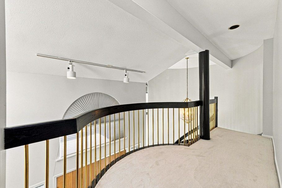 1039 W 29th Avenue Vancouver, BC - 20