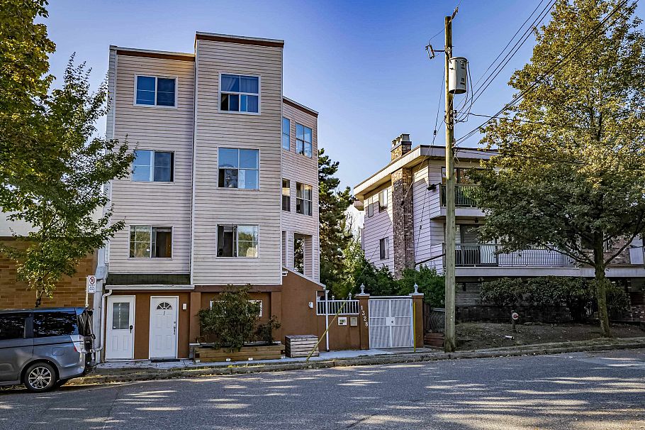 1 1328 W 73rd Avenue Vancouver, BC - 30