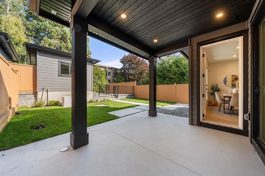1350 Ross Road North Vancouver, BC - 39
